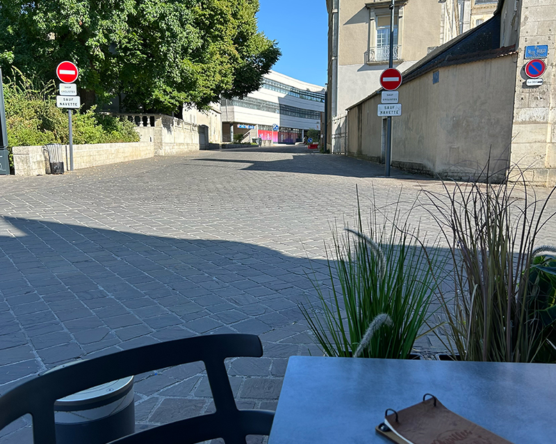 emplacement-restaurant-bourges-mairie-rue-moyenne