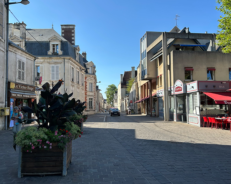 emplacement-restaurant-bourges-rue-moyenne-centre-ville